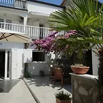 Vila A Cozy In The Heart Of Old Murter, Croatia *