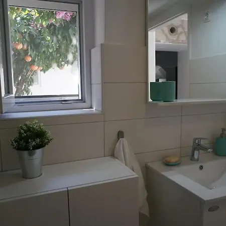 A Cozy In The Heart Of Old Murter, Croatia *