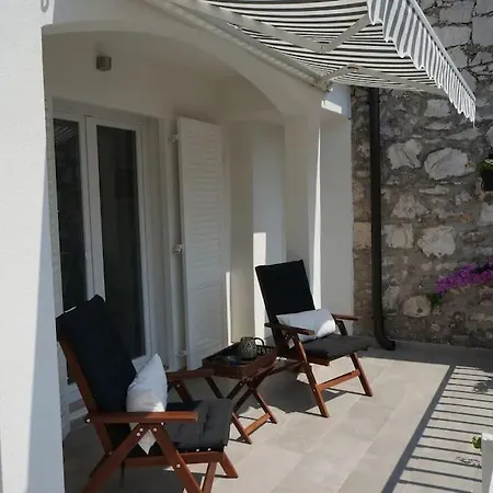 A Cozy In The Heart Of Old Murter, Croatia *