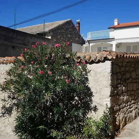 A Cozy In The Heart Of Old Murter, Croatia *