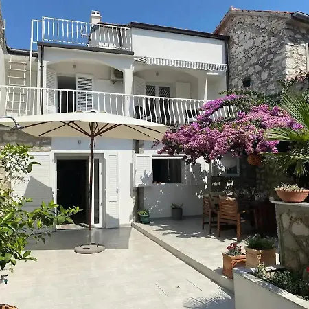 A Cozy In The Heart Of Old Murter, Croatia Villa Murter