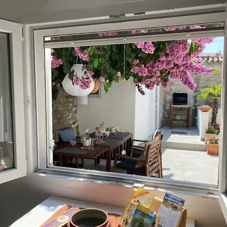 A Cozy In The Heart Of Old Murter, Croatia Vila