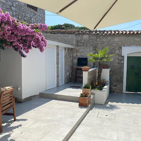 A Cozy In The Heart Of Old Murter, Croatia Murter