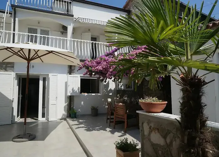 Villa A Cozy In The Heart Of Old Murter, Croatia *