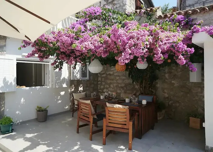 A Cozy In The Heart Of Old Murter, Croatia Villa