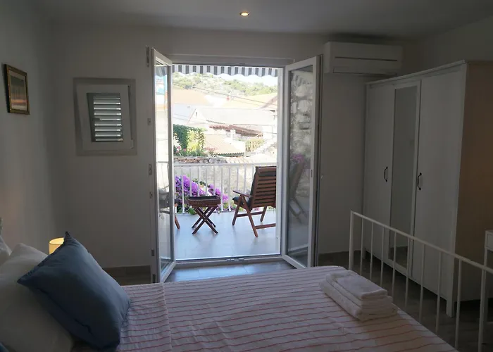 A Cozy In The Heart Of Old Murter, Croatia *