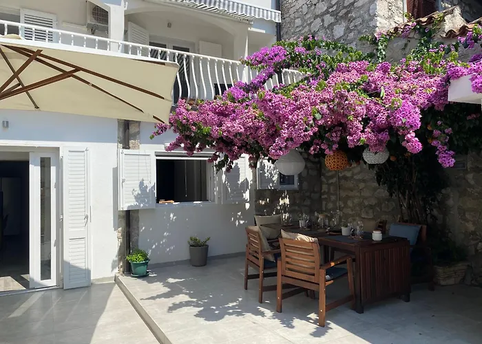 Villa A Cozy In The Heart Of Old Murter, Croatia